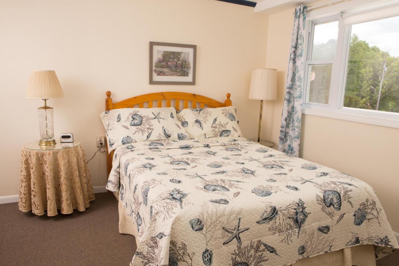 Governor'S Rock Motel Shaftsbury Buitenkant foto