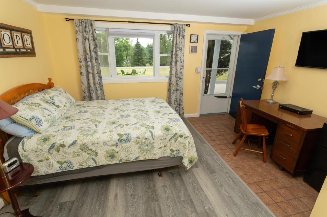 Governor'S Rock Motel Shaftsbury Buitenkant foto
