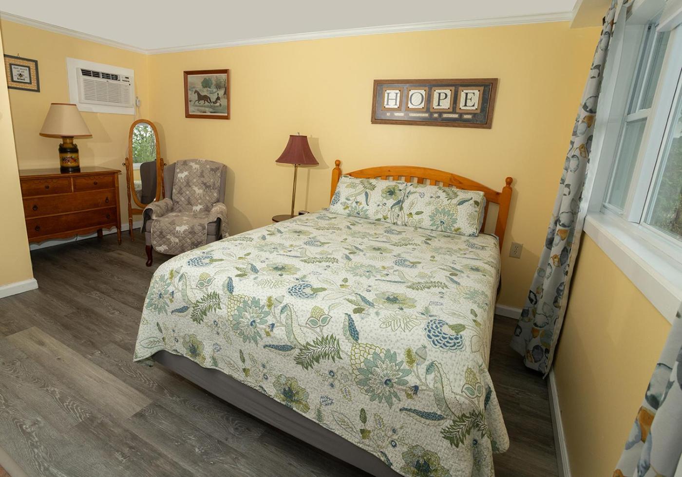 Governor'S Rock Motel Shaftsbury Buitenkant foto