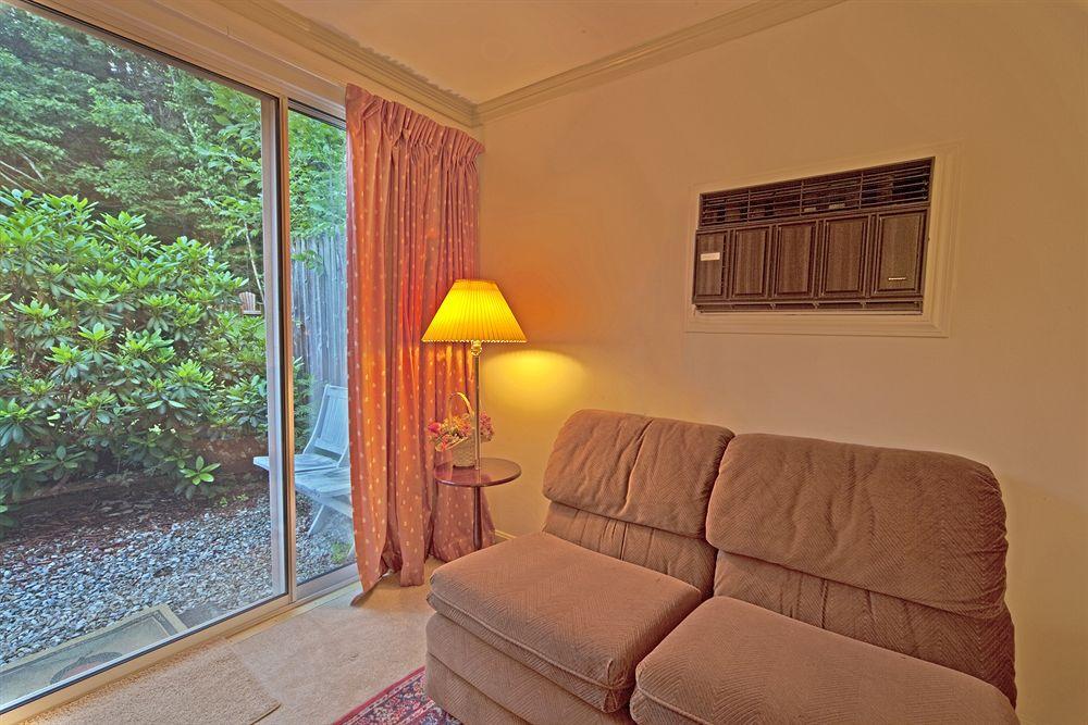 Governor'S Rock Motel Shaftsbury Buitenkant foto
