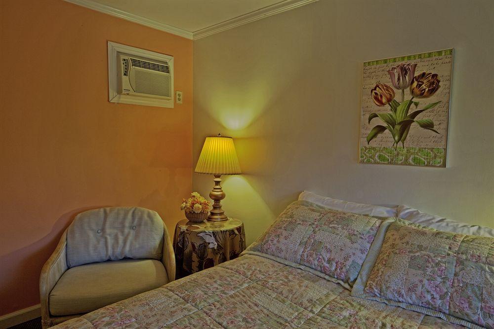 Governor'S Rock Motel Shaftsbury Buitenkant foto