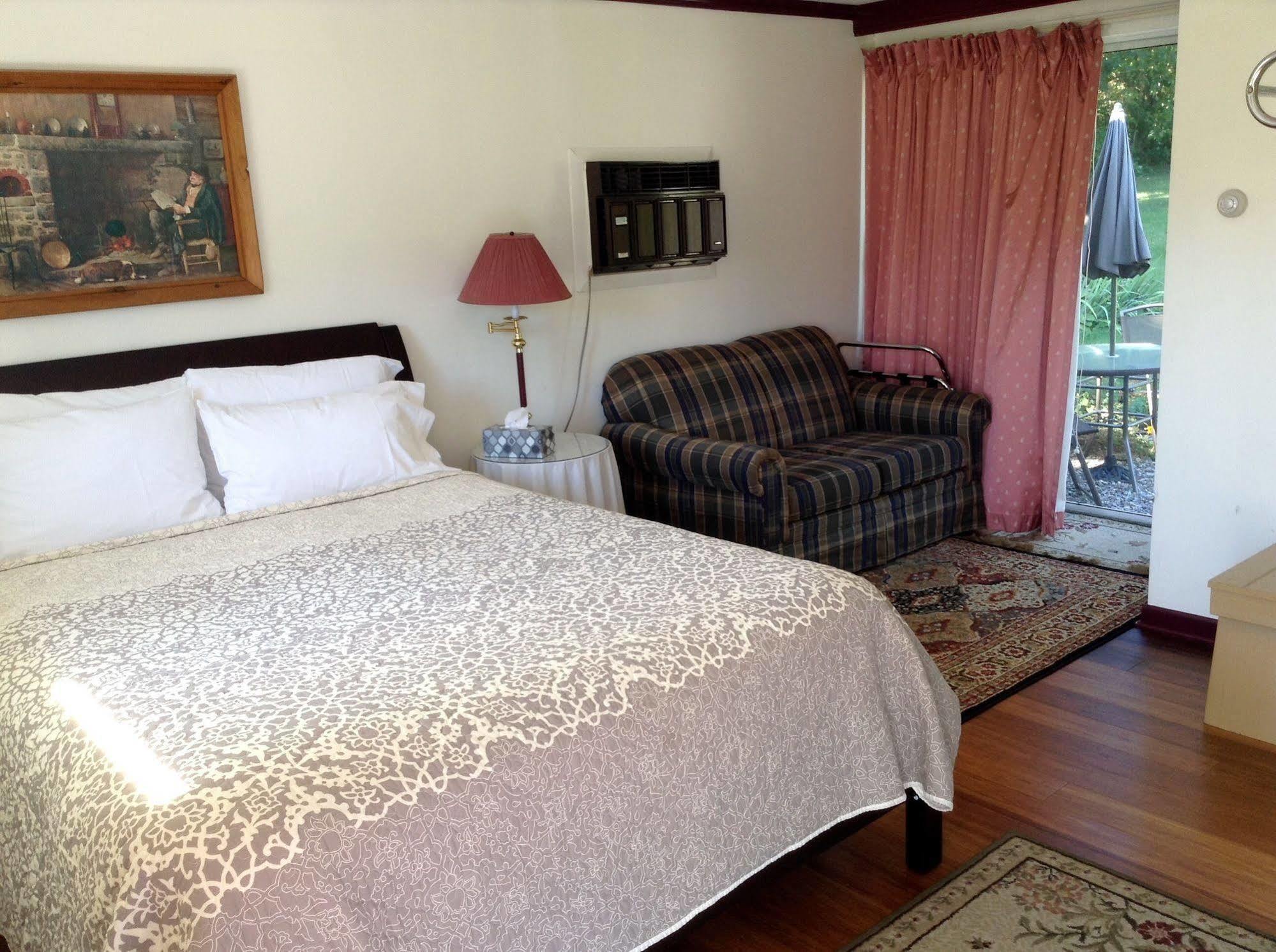 Governor'S Rock Motel Shaftsbury Buitenkant foto