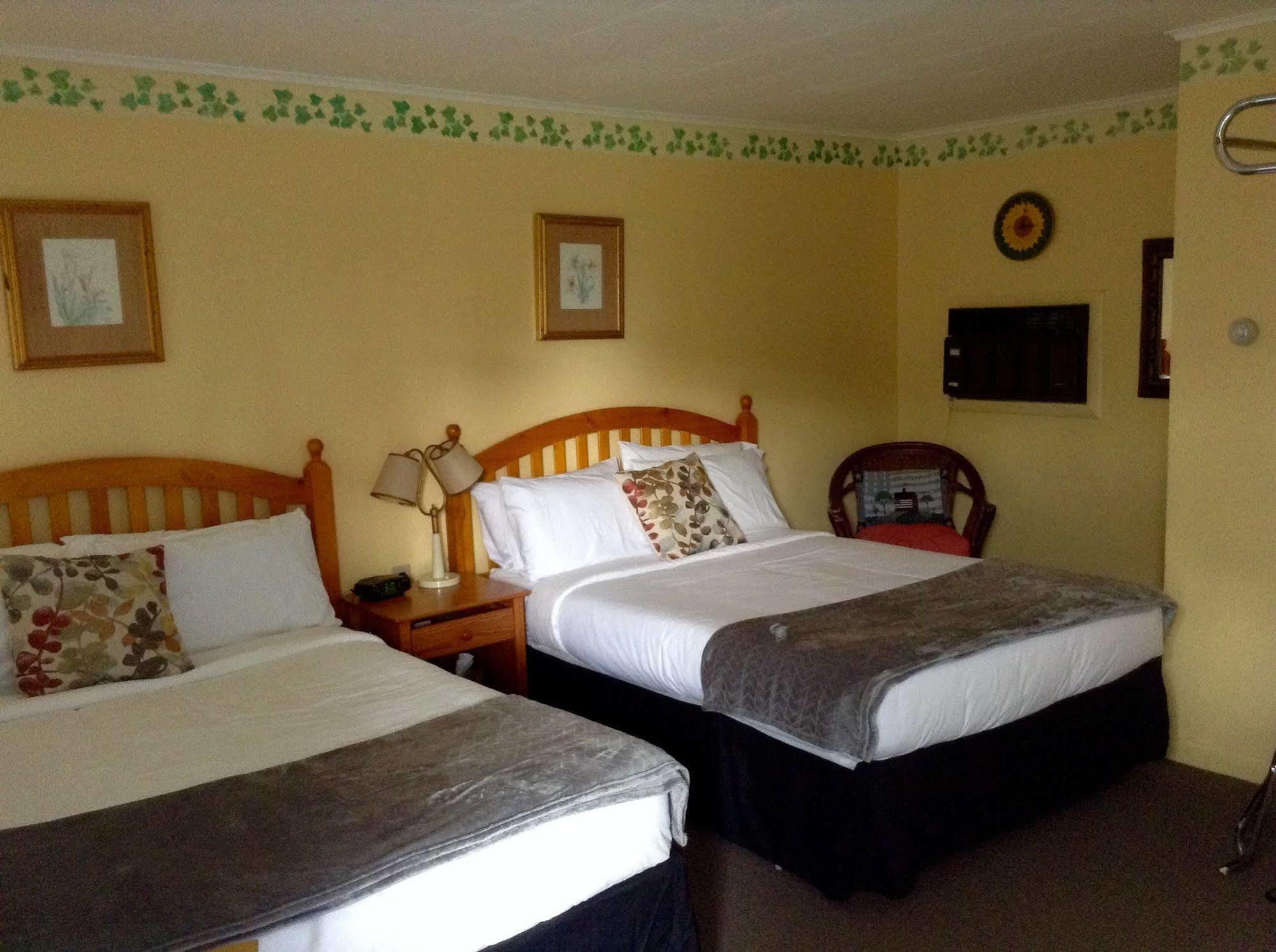 Governor'S Rock Motel Shaftsbury Buitenkant foto